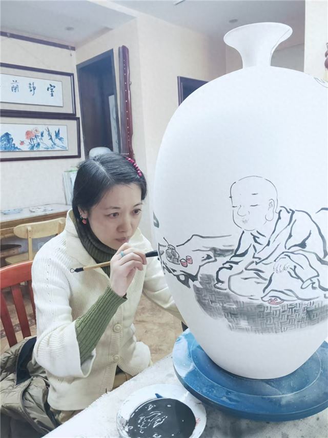 不负丹青思无邪一一中美协会员女画家田娟印