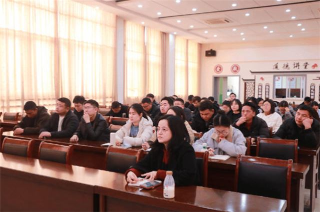 以学促干 笃行不怠 兴化市昌荣镇年轻干部