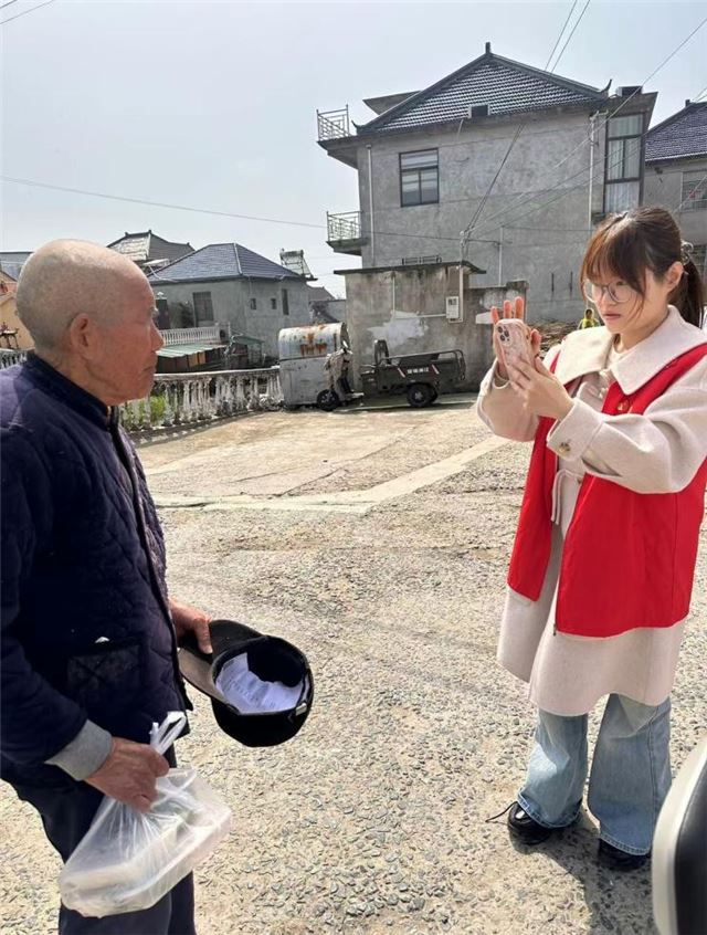 【开门头件事】暖心送餐！兴化市垛田街道启动80周岁以上老人助餐送餐试点服务