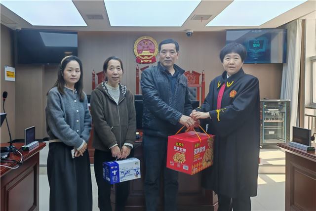 “小”牛奶承载“大”温情，倾情调解让工伤纠纷“案结情暖”
