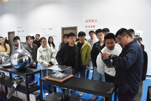 青春挺膺担当·不锈匠心筑梦——戴南镇团委开展“五四”青年节主题活动