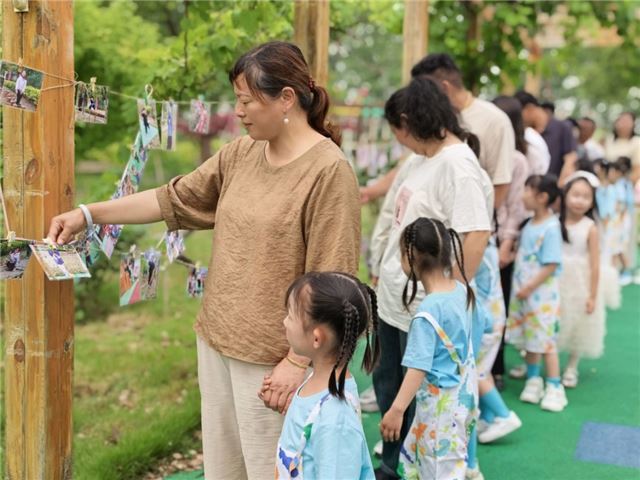 兴化市永丰镇中心幼儿园举办“玩转六一，未来可期”儿童节暨大班毕业典礼