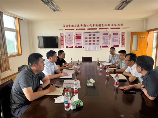 兴化市财政局领导赴荻垛镇调研财政运行及低效资产盘活工作