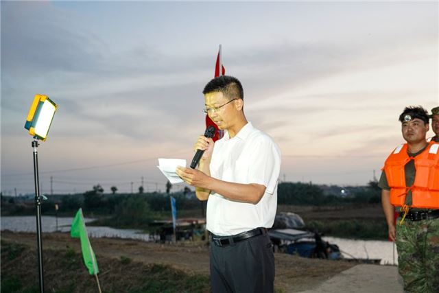 兴化市防汛抢险综合演练在周庄镇开展