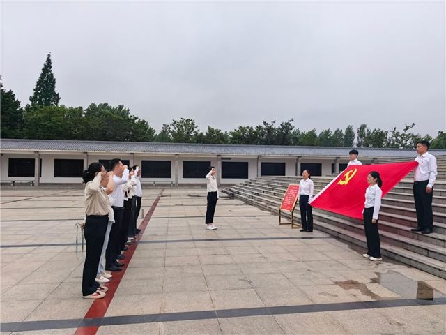 淮安市淮阴区丁集镇年轻干部开展主题党日活动