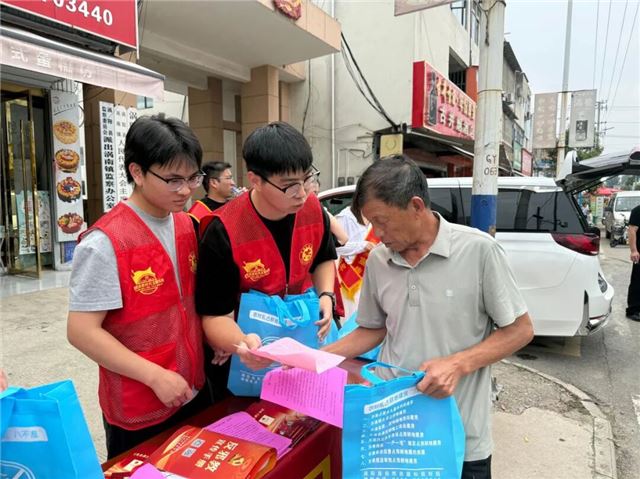 安徽涡阳县涡南镇：扫黑除恶广宣传 志愿同行筑平安