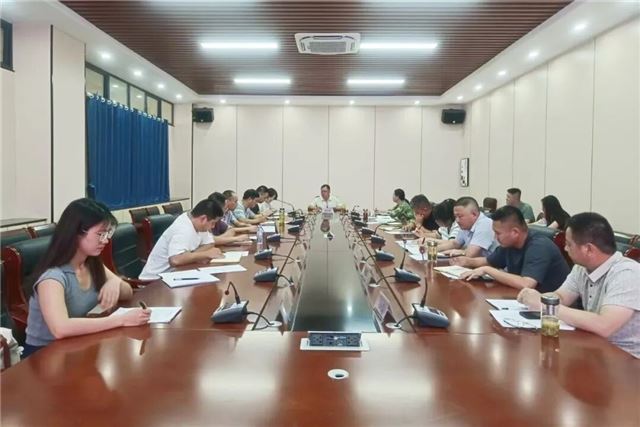  江苏省兴化中专召开7月份党委理论学习中心组（扩大）学习会