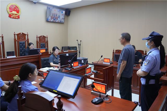 几瓶除草剂  换来57.8 万元赔偿与刑事处罚