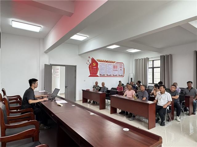普法赋能乡村善治——兴化法院安丰法庭赴清洋村开展精准化法治宣讲活动