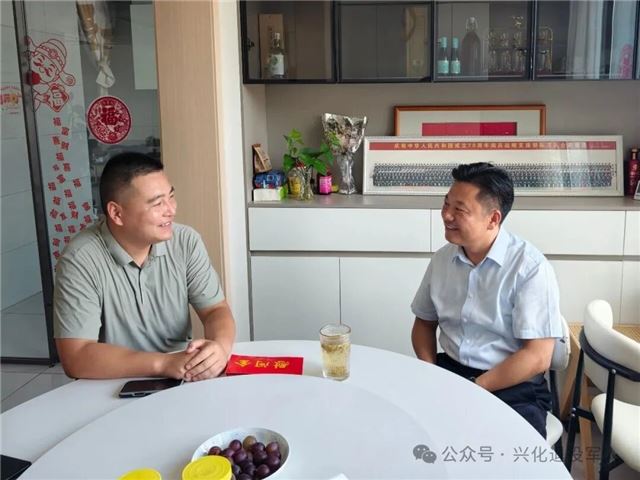 兴化市退役军人事务局走访慰问退役军人造血干细胞捐献者焦荣波