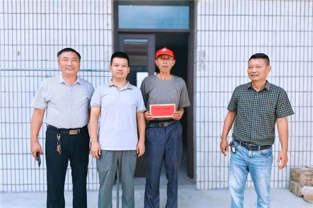 兴化千垛镇开展建军节走访慰问活动