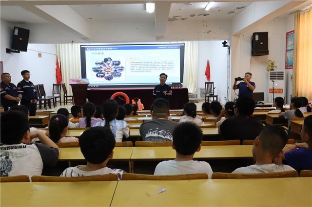 “安全不放假”——  兴化市荻垛镇暑托班开展暑期安全宣讲活动
